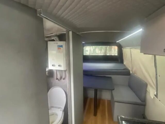Motorhome 2003/2025 para 6 Pessoas com Energia Solar e Cama King — foto 5