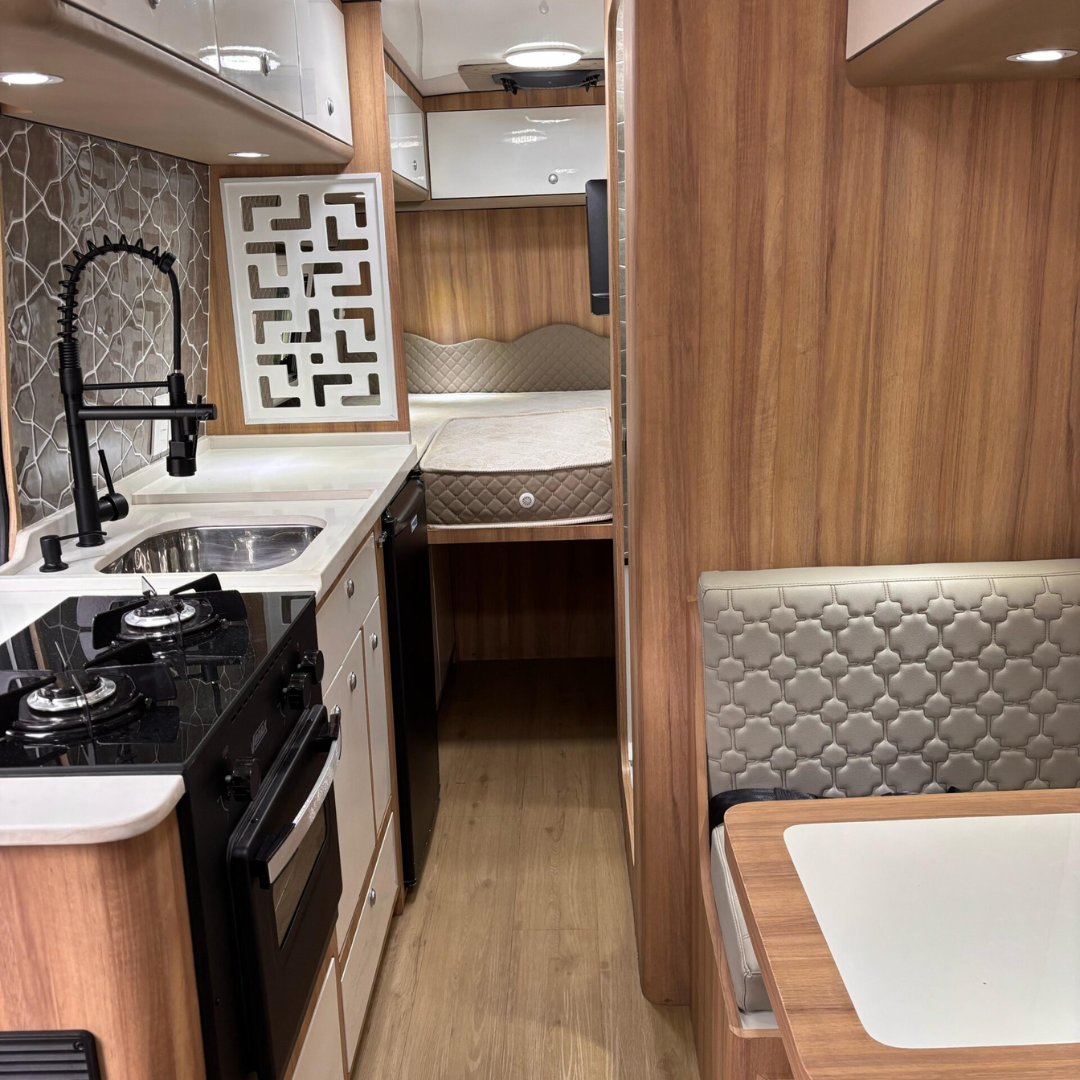Motorhome Forasteiro – Starlink para alugar em Curitiba – Sprinter 417 — foto 1