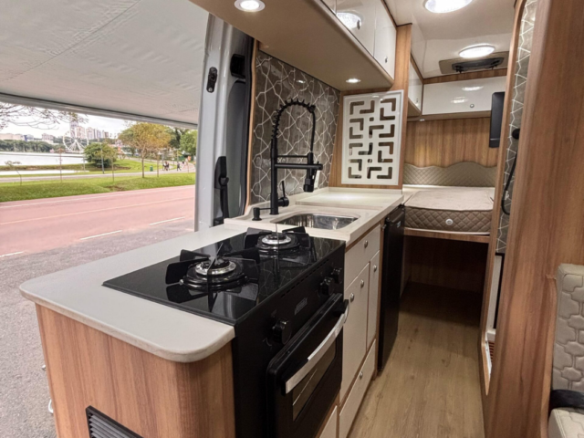 Motorhome Forasteiro – Starlink para alugar em Curitiba – Sprinter 417 — foto 5