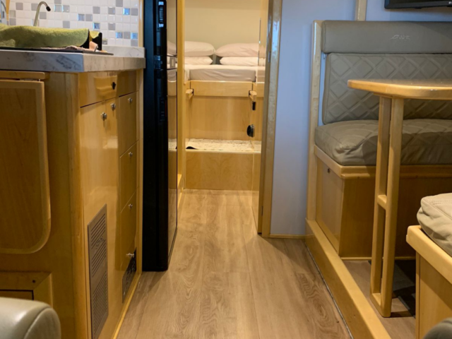 Motorhome Globe – Sprinter 517 2024 à Venda – Slide-out | Alto Conforto — foto 3
