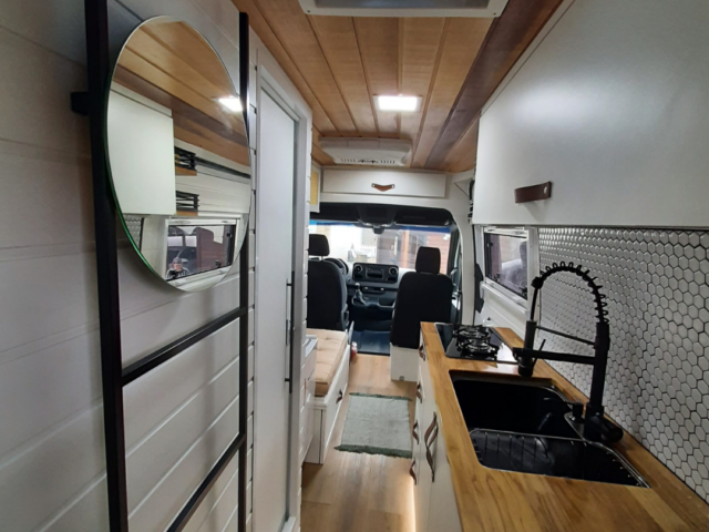 Motorhome Kodóish Surf para Alugar em Curitiba – PR — foto 4