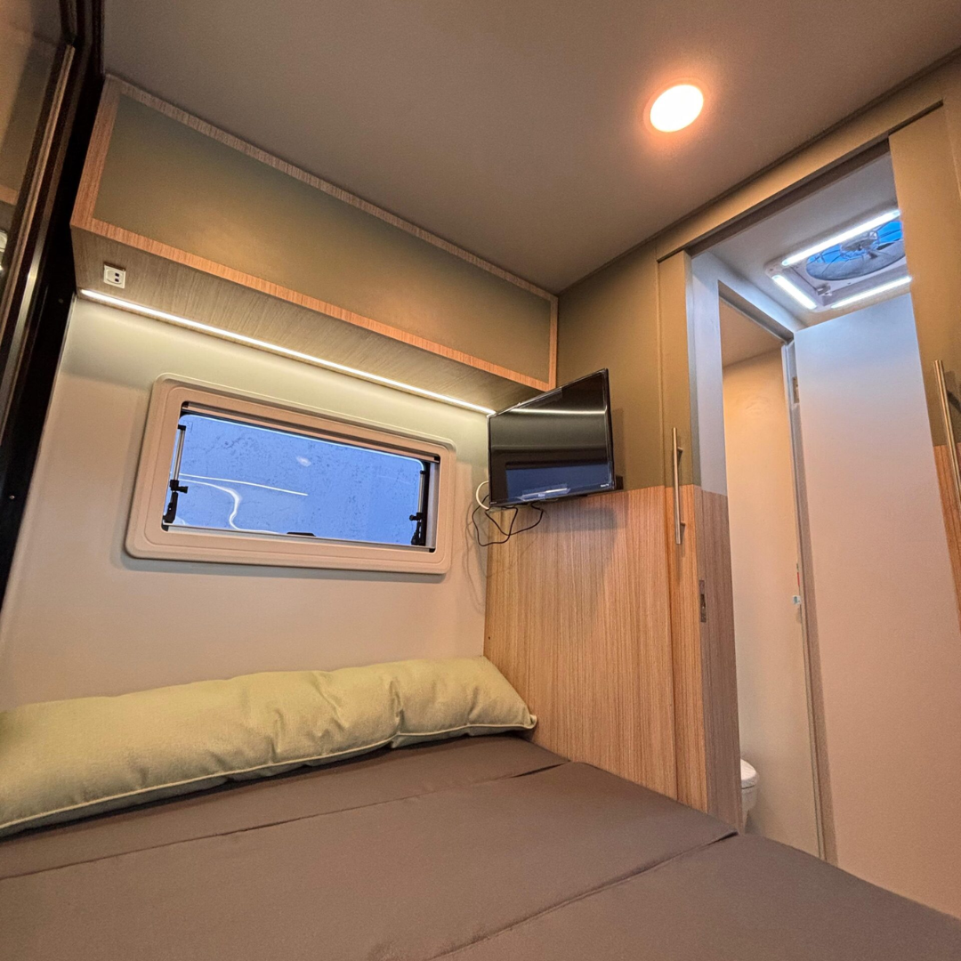Motorhome Patagônia para alugar em Curitiba – Sprinter 517 2025 — foto 1