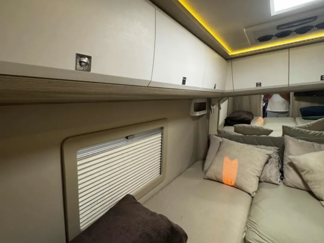 Motorhome Santo Inácio 7.3 2025 à Venda – Sprinter 517 | 4 Pessoas — foto 3