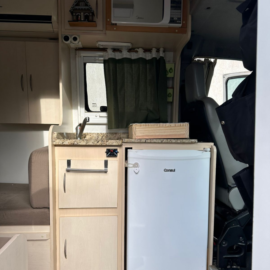 Motorhome Vettura 2010 à Venda – 4 Pessoas | Baixa Quilometragem — foto 1