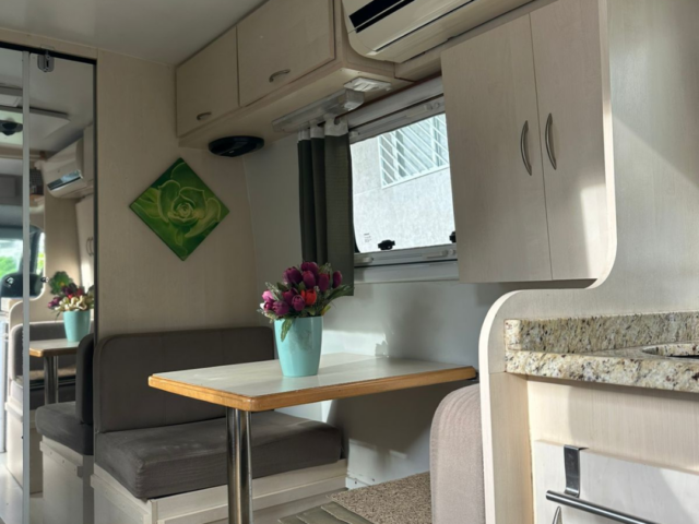 Motorhome Vettura 2010 à Venda – 4 Pessoas | Baixa Quilometragem — foto 5